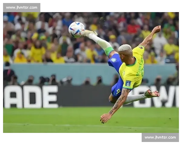 拜仁低价求购吉滕斯遭拒，切尔西 6500 万欧锁定英格兰妖星